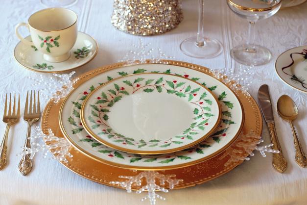 Holiday place setting